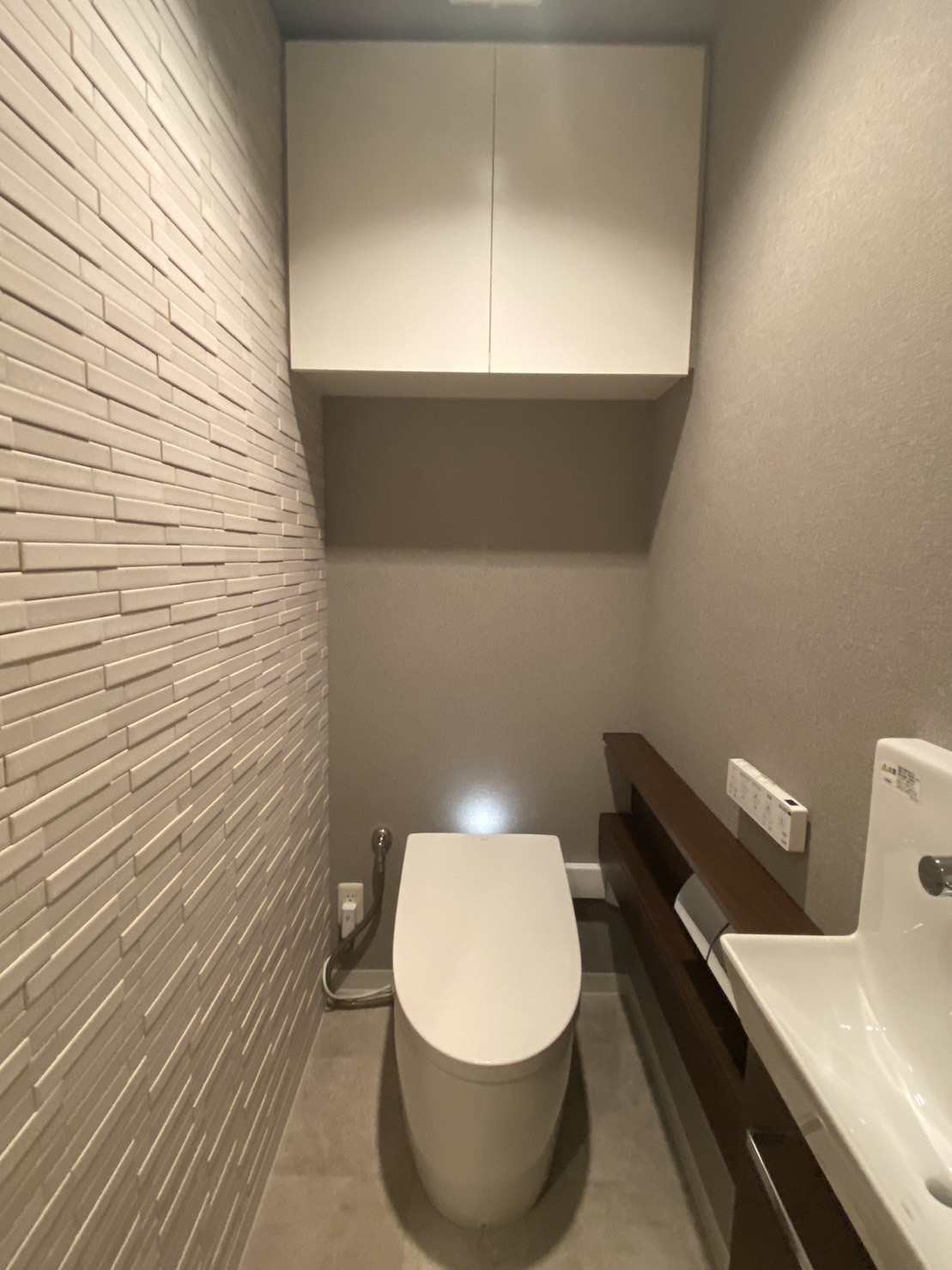 エコカラットで消臭・調湿。機能性とデザイン性の高いトイレリフォーム